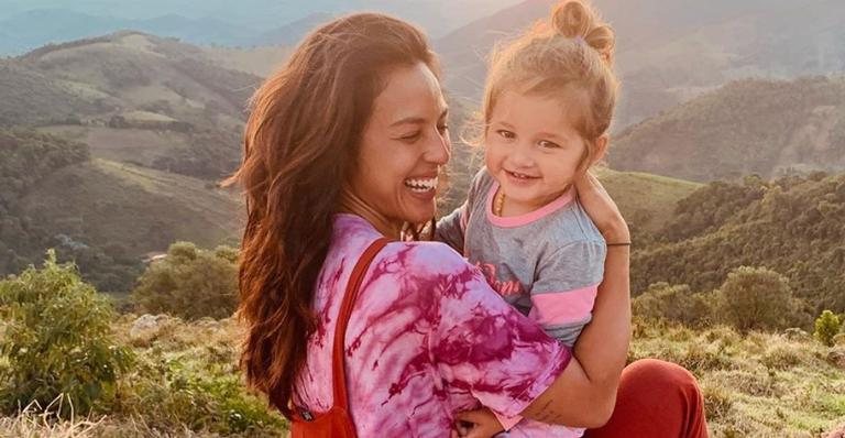 Yanna Lavigne registra o medo da filha com um pássaro - Instagram