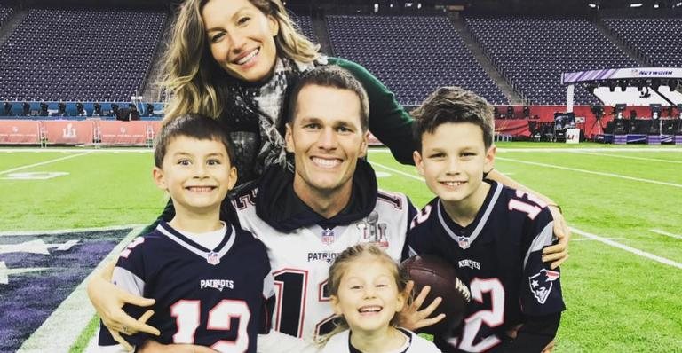 Tom Brady compartilha clique fofo da filha e com o cachorro - Instagram