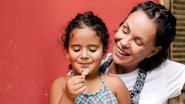 Carolina Ferraz com a filha caçula, Isabel Marins - Reprodução/Instagram