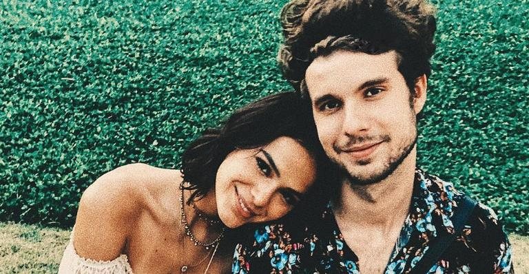 Marquezine conta em quem pensava ao ouvir música de Manu - Instagram