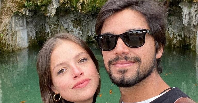 Rodrigo Simas e Agatha Moreira dançam de máscaras no mercado e divertem seguidores - Instagram