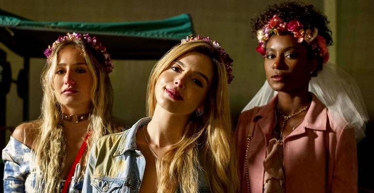 Giovanna Lancellotti compartilha cliques do filme 'Ricos de Amor': ''Trio de amigas que eu amo'' - Instagram/Divulgação/Netflix