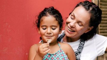 Carolina Ferraz e a filha caçula Isabel Marins - Reprodução/Instagram