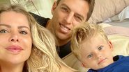 Karina Bacchi mostra momento fofo com Amaury Nunes e Enrico - Instagram