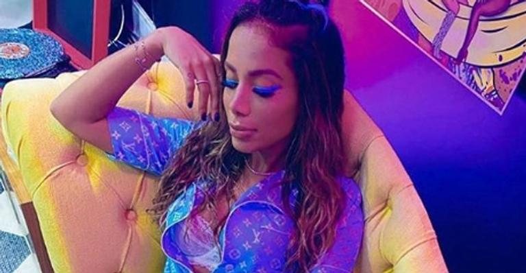 Anitta investe em pijama grifado no valor de R$ 12 mil - Instagram