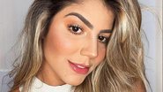 Hariany posa de topless e deixa parte do seio à mostra - Reprodução/Instagram