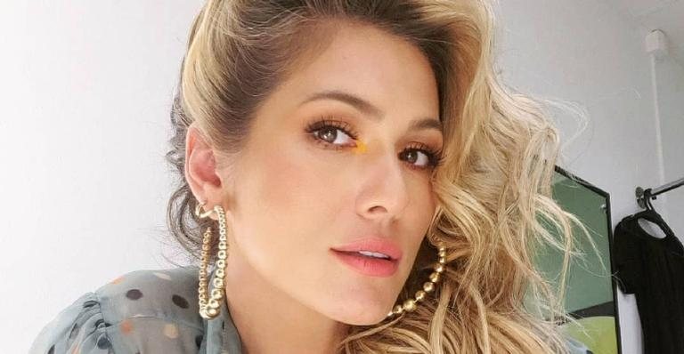 Lívia Andrade surge bronzeada em clique e arranca elogios - Instagram