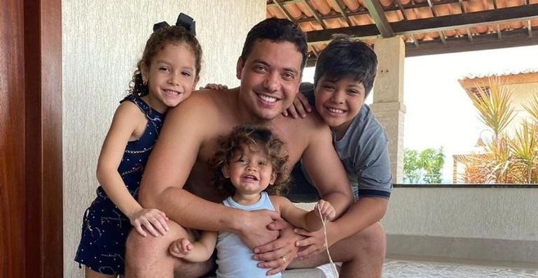 Wesley Safadão registra sua filha arrasando na coreografia icônica de Manu Gavassi - Instagram