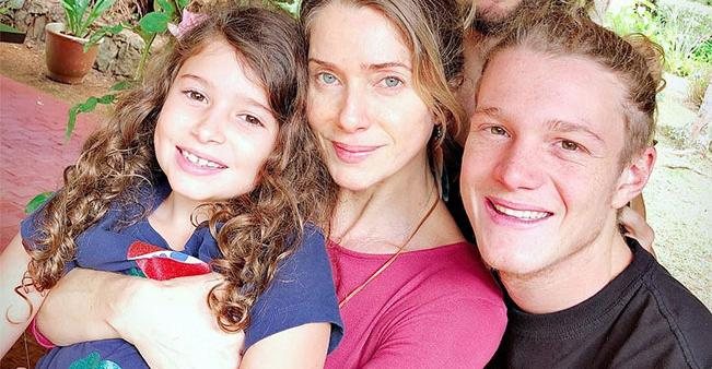 Em celebração ao dia do abraço, Leticia Spiller surge agarrada com os filhos: ''Vale mais que tudo'' - Instagram