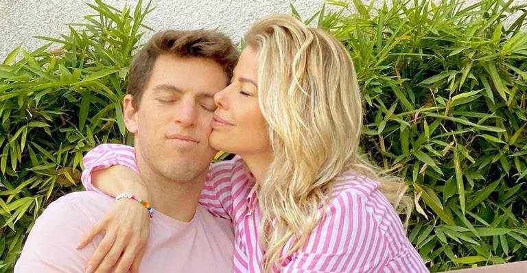 Karina Bacchi e Amaury Nunes surgem em clima de romance e fãs se derretem - Instagram