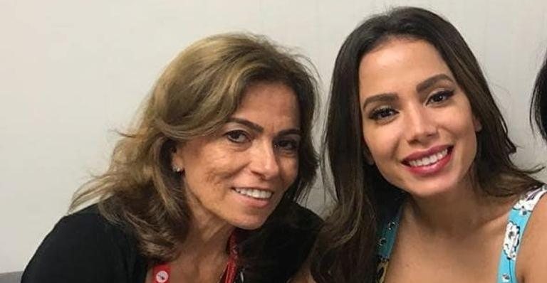 Mãe de Anitta se pronuncia após sair da casa da filha - Reprodução/Instagram