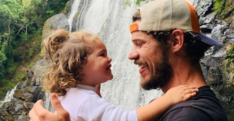 José Loreto completa 36 anos e posa com a filha, Bella - Instagram