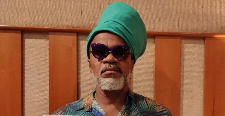 Carlinhos Brown relembrou os casos recentes de violência contra negros para fazer um longo desabafo sobre racismo - Reprodução/Instagram