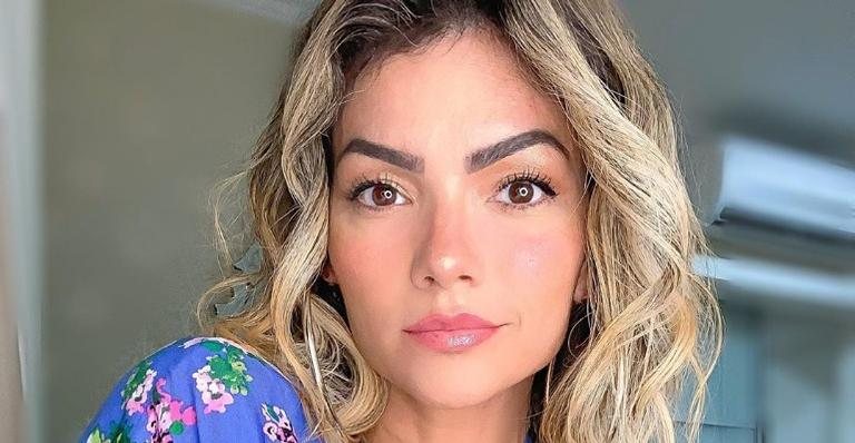 Kelly Key diverte seguidores ao surgir abrindo um espacate de pijama - Instagram