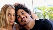 Em casa, no RJ, Camilla e Douglas improvisam ensaio fotográfico e celebram o amor - Divulgação