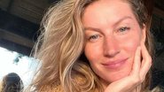 Gisele Bündchen celebra o Dia do Meio Ambiente abraçada a árvore - Reprodução/Instagram