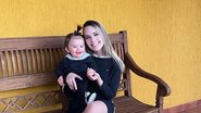 Thaeme esbanja o lado mamãe coruja ao compartilhar uma nova sequência de cliques de sua filha, Liz - Instagram