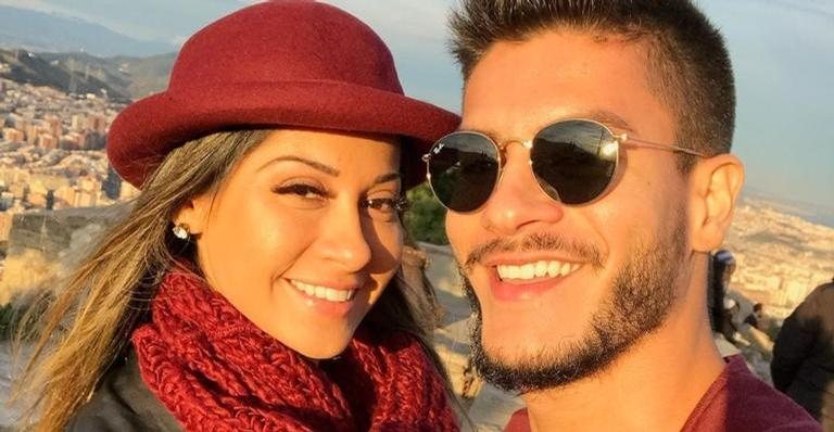 Arthur Aguiar posa sem camisa e Mayra Cardi comenta - Divulgação/Instagram