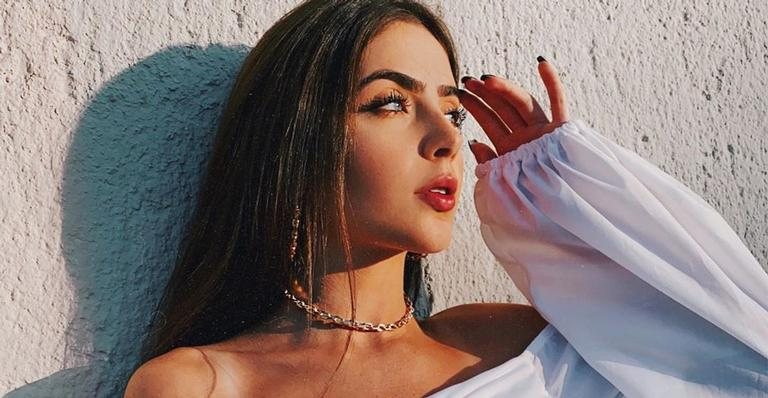 Jade Picon surpreende ao surgir usando vários acessórios e brinca: ''Quem me viu, quem me vê'' - Instagram