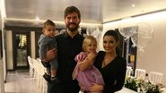 Goleiro Alisson e a esposa celebram primeiro ano do filho - Reprodução/Instagram