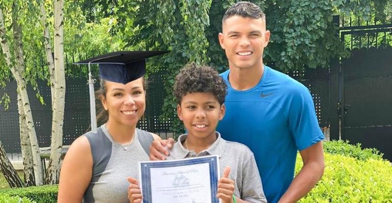 Belle Silva e Thiago Silva comemoram a formatura do filho - Divulgação/Instagram