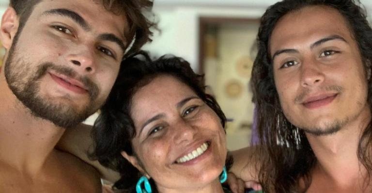 Em clima nostálgico, Valéria Alencar relembra momentos com os filhos - Reprodução/Instagram