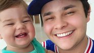 Matheus Aleixo, da dupla com Kauan, exibe travessura do cachorro com o filho e encanta web - Instagram