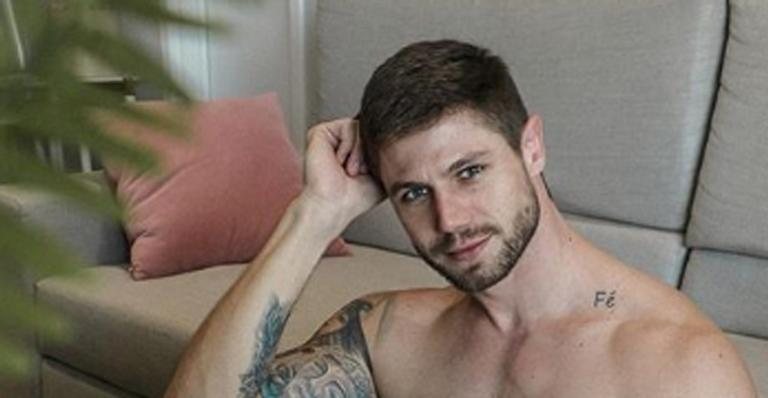 De sunga, ex-BBB Jonas Sulzbach relembra clique na praia: ''Desejo'' - Instagram