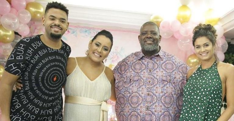 Péricles celebra aniversário em família e ganha surpresa - Reprodução/Instagram