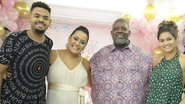 Péricles celebra aniversário em família e ganha surpresa - Reprodução/Instagram