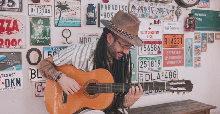 Em clima de São João, Gabriel Elias lança forró com reggae - Reprodução/Divulgação