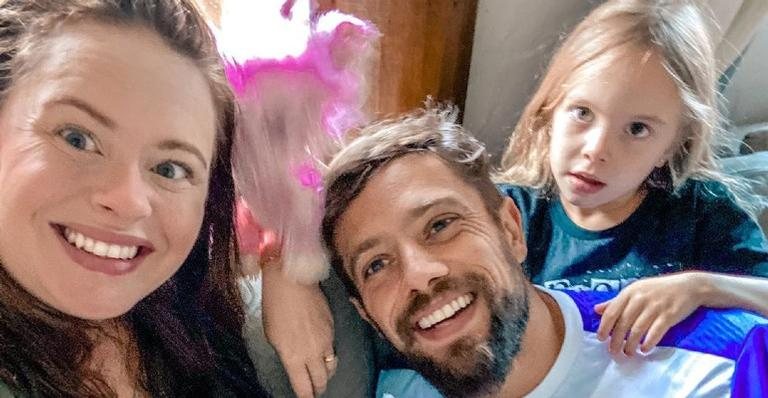 Mari Bridi captura foto engraçada de Rafael Cardoso e Aurora - Reprodução/Instagram