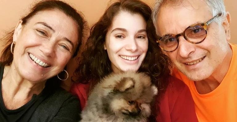 Lilia Cabral celebra um mês ao lado de seu novo cãozinho - Reprodução/Instagram