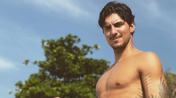 Gabriel Medina mostra prancha feita por Yasmin Brunet - Reprodução/Instagram