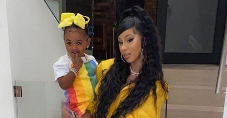 Cardi B revolta fãs ao presentear a filha de 2 anos com bolsa de R$ 42 mil - Reprodução/Instagram