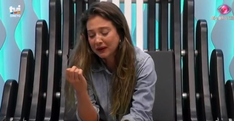 Brasileira no Big Brother Portugal se desespera ao descobrir sobre morte do pai e é consolada - Reprodução