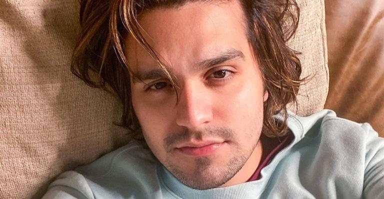 Luan Santana surge sem camisa ao relembrar clique feito durante passeio na praia - Reprodução/Instagram