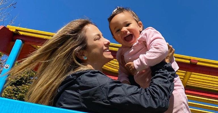 Ticiane Pinheiro exibe filha caçula brincando na natureza e encanta web - Reprodução/Instagram