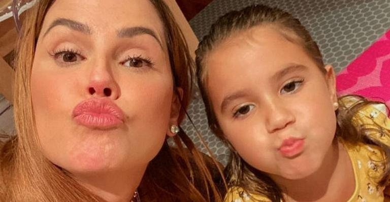 Deborah Secco mostra a filha esbanjando carisma em suas redes sociais - Reprodução/Instagram