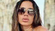 Anitta exibe corpaço em cliques com maiô cavadíssimo - Reprodução/Instagram