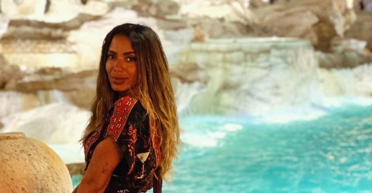 Anitta arranca suspiros ao compartilhar nova sequência deslumbrante de cliques - Reprodução/Instagram