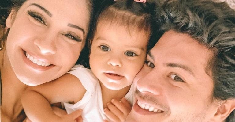 Arthur Aguiar desabafa em foto com Mayra Cardi e Sophia - Reprodução/Instagram