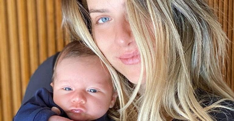 Giovanna Ewbank compartilha clique lindíssimo amamentando Zyan: ''Nosso domingo'' - Instagram