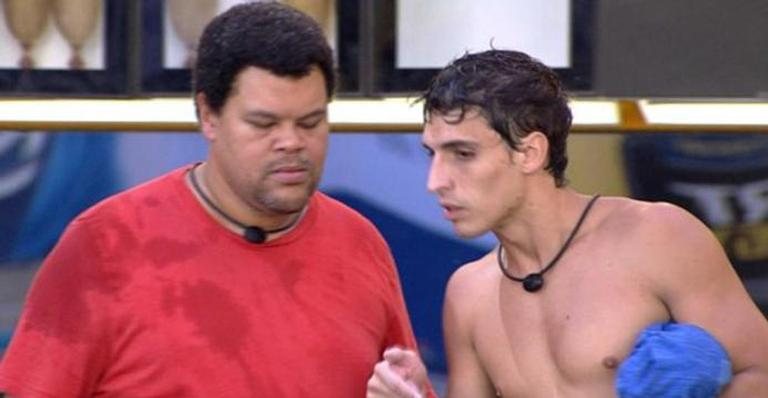 Amigos! Felipe Prior e Babu se encontram pela primeira vez após BBB20 - Reprodução/TV Globo