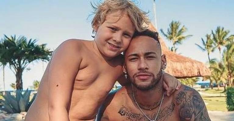 Neymar Jr. surge brincando com o filho, Davi Lucca - Reprodução/Instagram