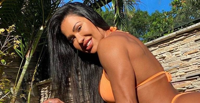 Gracyanne Barbosa ostenta corpaço definido de biquíni - Reprodução/Instagram