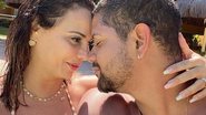 Viviane Araújo posa em clima de romance com o namorado - Reprodução/Instagram