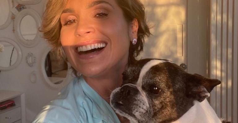 Flávia Alessandra derrete fãs ao posar com sua cachorrinha - Reprodução/Instagram