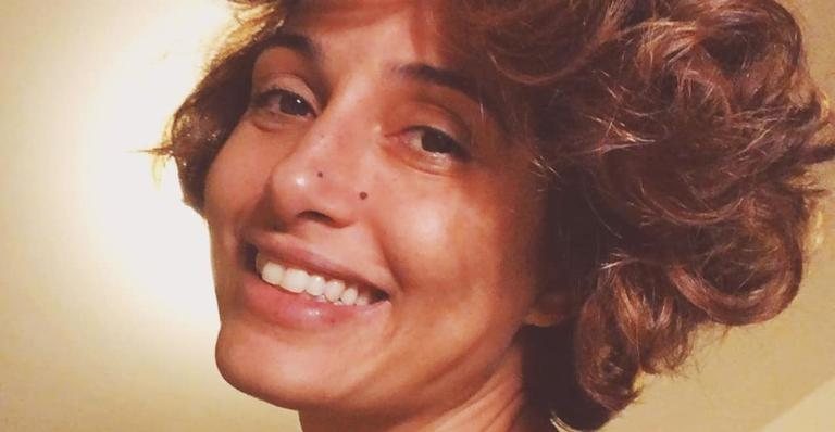 Camila Pitanga surge entre os raios solares ao posar para lindo clique - Reprodução/Instagram