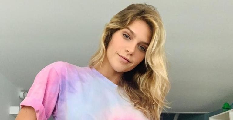 Isabella Santoni ganha surpresa das amigas e exibe na web - Reprodução/Instagram